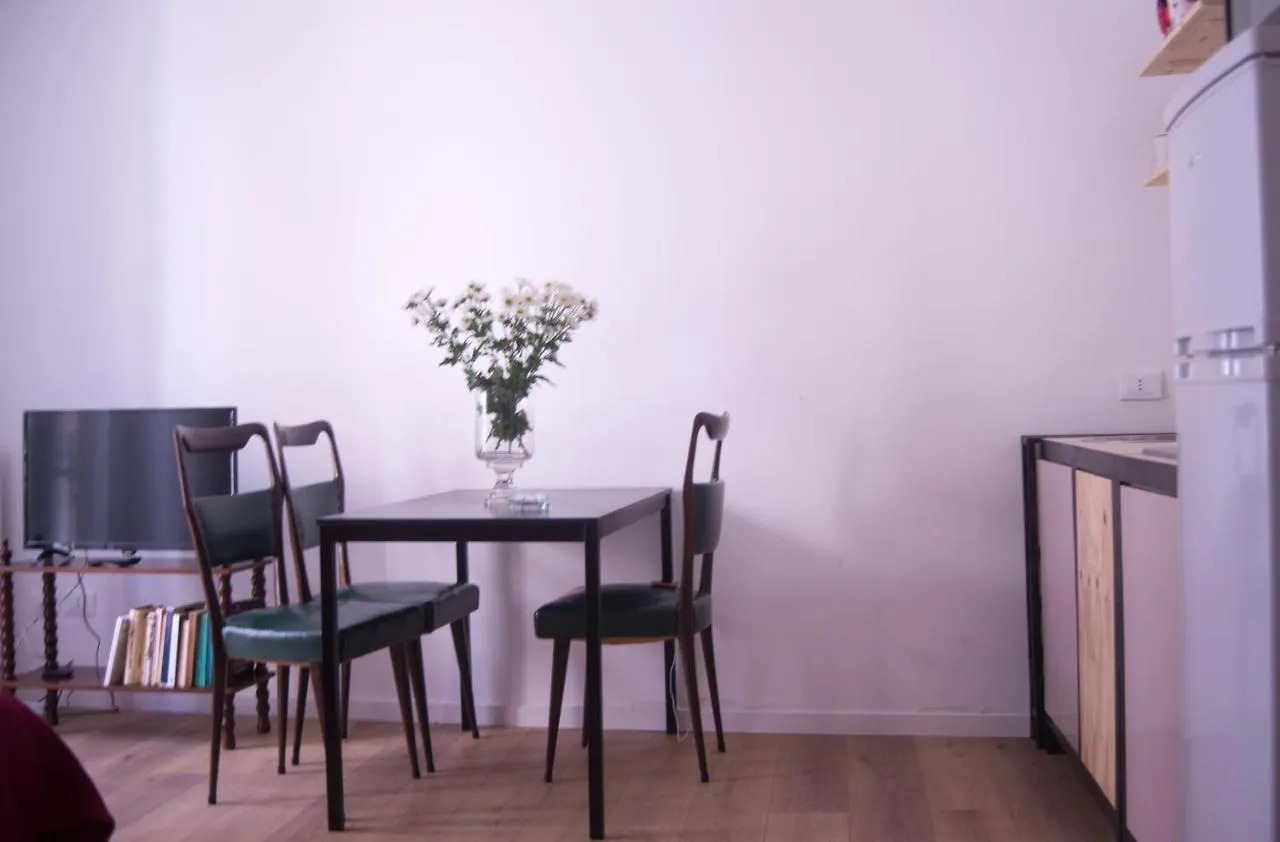 アパート Via Pannieri Apartament パレルモ